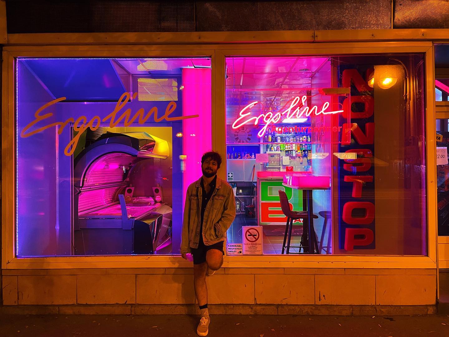 👾